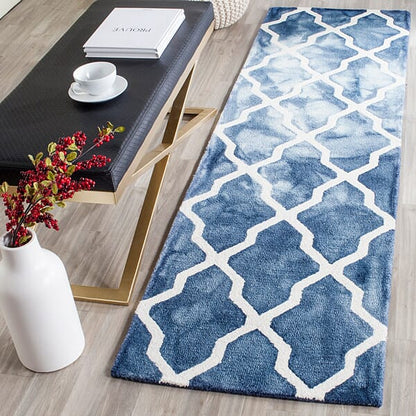 Safavieh Dip Dye Ddy540N Navy / Ivory Geometric Area Rug