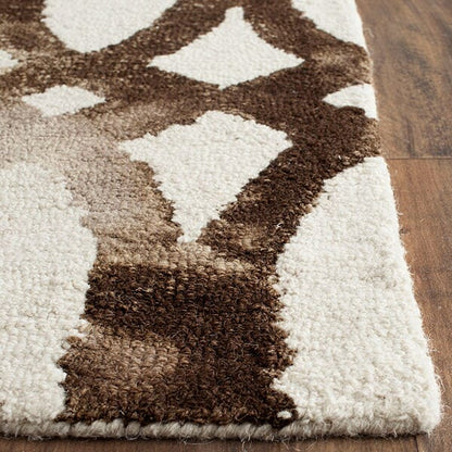 Safavieh Dip Dyed Ddy675E Ivory / Chocolate Geometric Area Rug