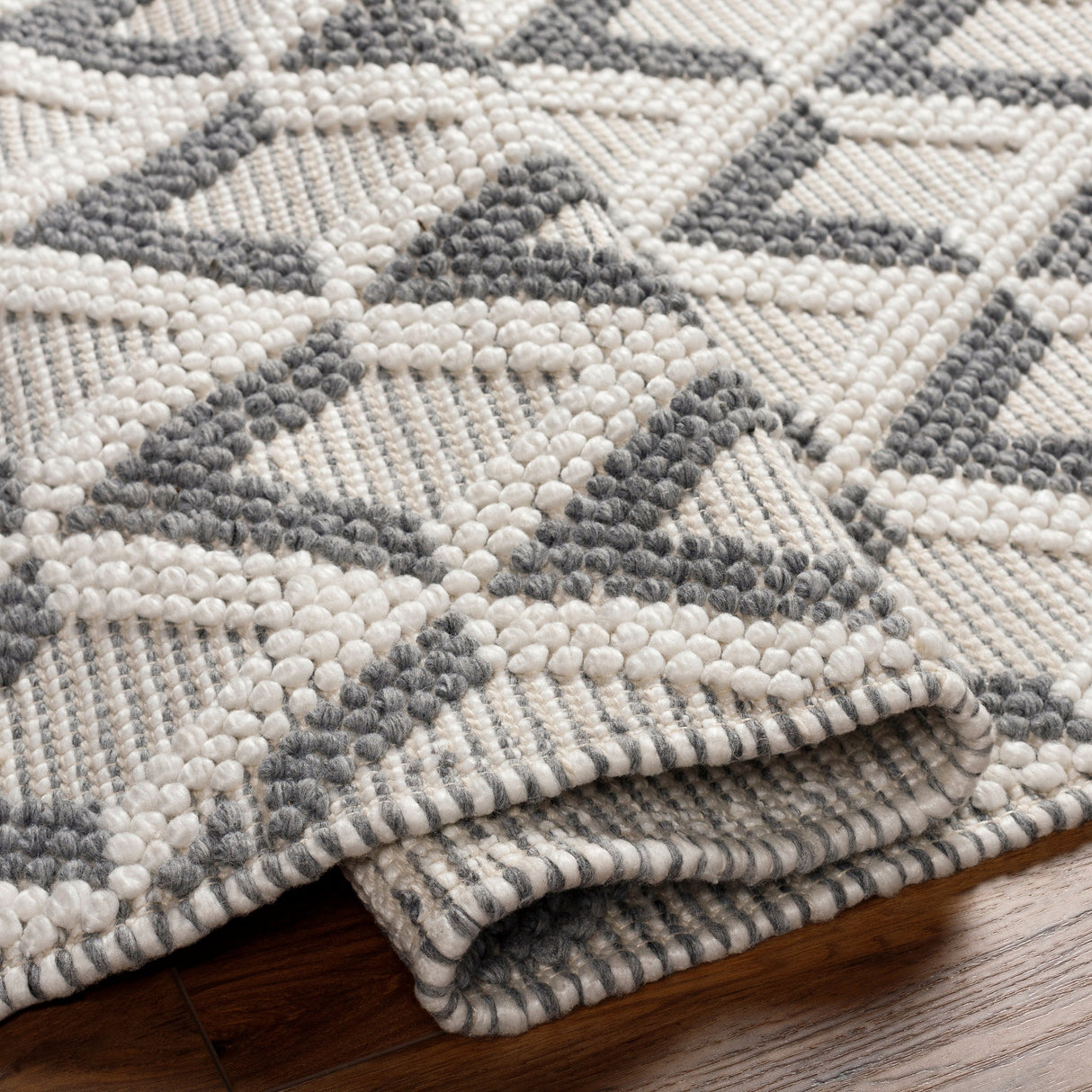 Surya Daffodil Dff-2304 Beige Rug.