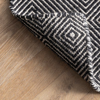 Nuloom Ago Hand Woven Nag2102A Black Area Rug