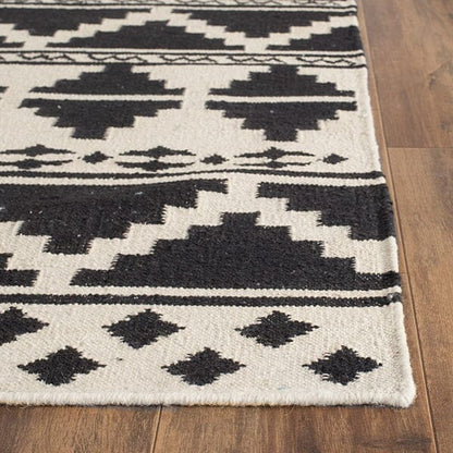 Safavieh Dhurries Dhu110A Navy / Ivory Southwestern Area Rug