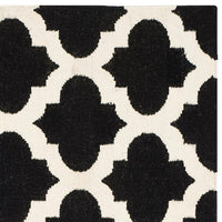 Safavieh Dhurries Dhu623A Black / Ivory Geometric Area Rug