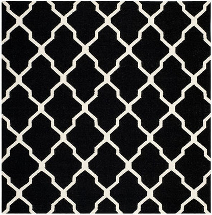 Safavieh Dhurries Dhu634A Black / Ivory Geometric Area Rug