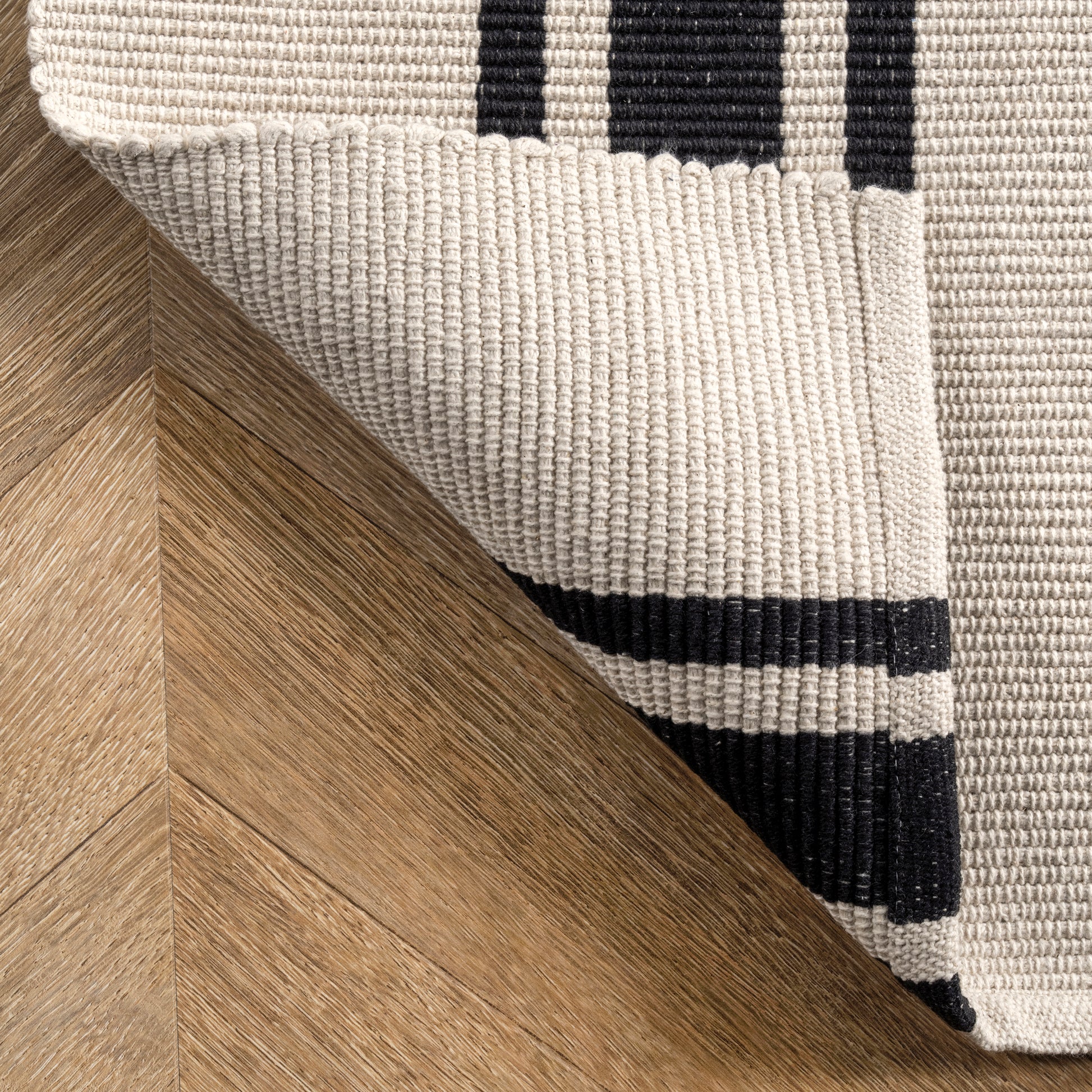 Nuloom Leslie Striped Nle2798A Ivory Area Rug