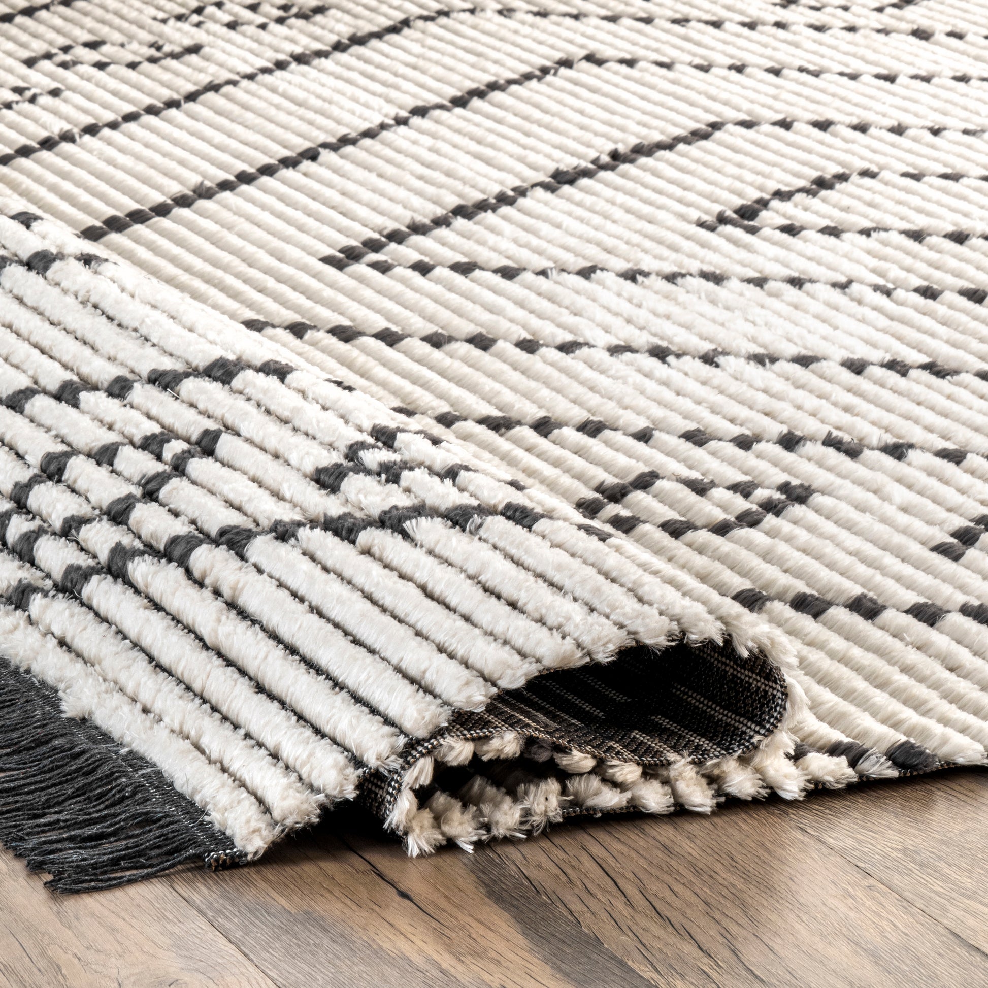 Nuloom Lara Diamond Nla1886A Beige Area Rug