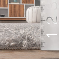 AreaRugs.com Wavaj Nwa1230A Light Gray Area Rug