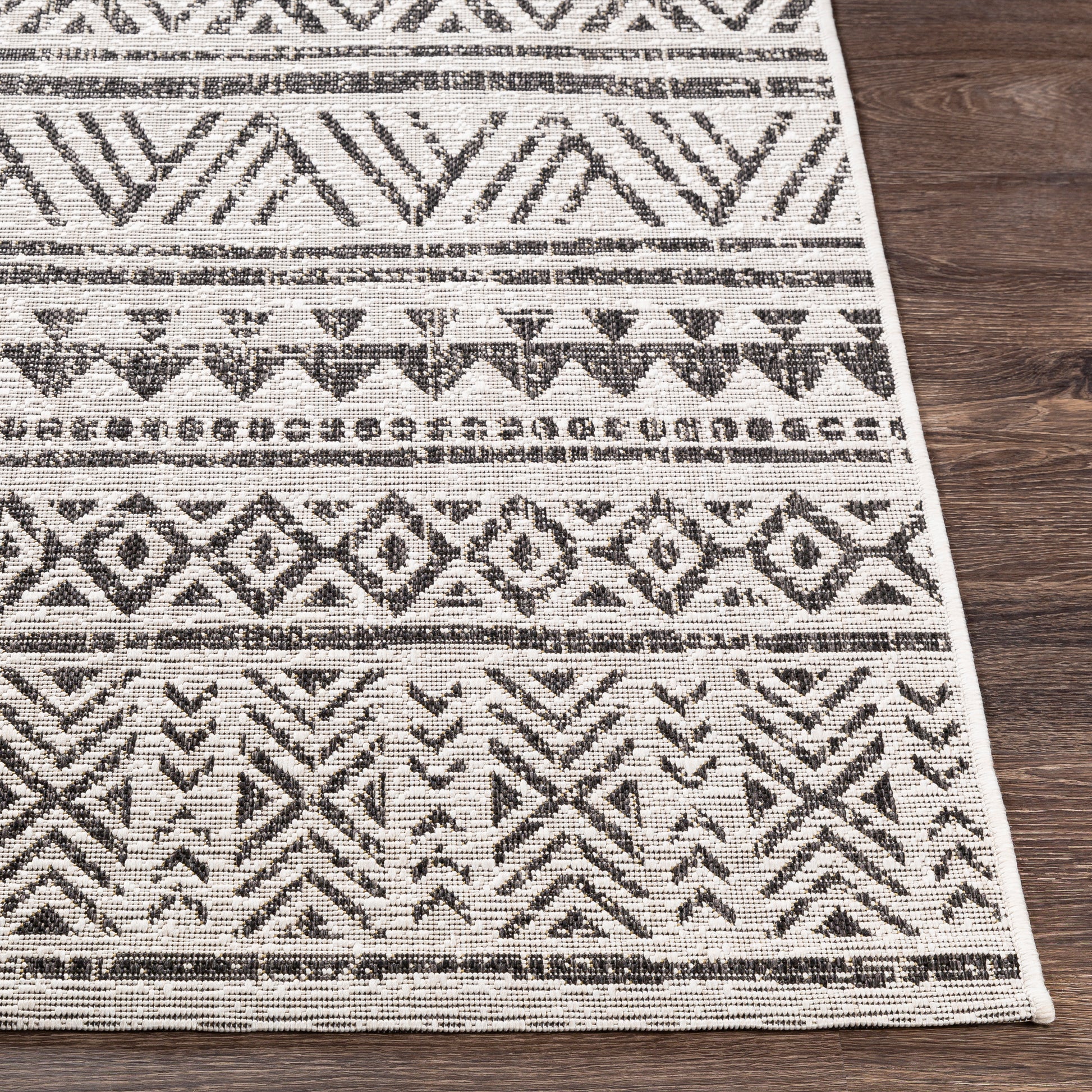 Surya Eagean Eag-2347 Black, Off-White Area Rug