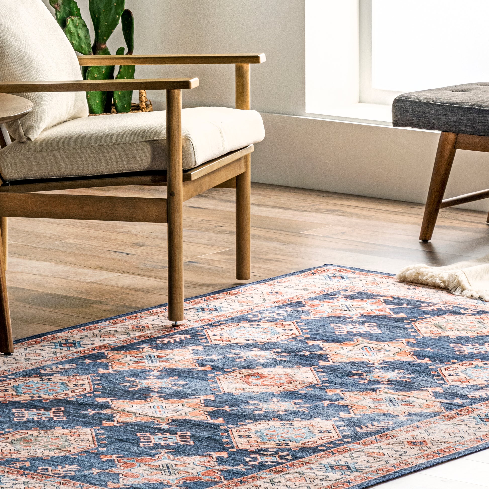 AreaRugs.com Wavaj Nwa1083C Navy Area Rug