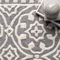 Nuloom Lee Rosette Nle2673A Ivory Area Rug