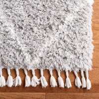 Safavieh Flokati Flk313F Light Grey / Ivory Moroccan Area Rug