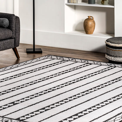 AreaRugs.com Wavaj Nwa1115A Ivory Area Rug