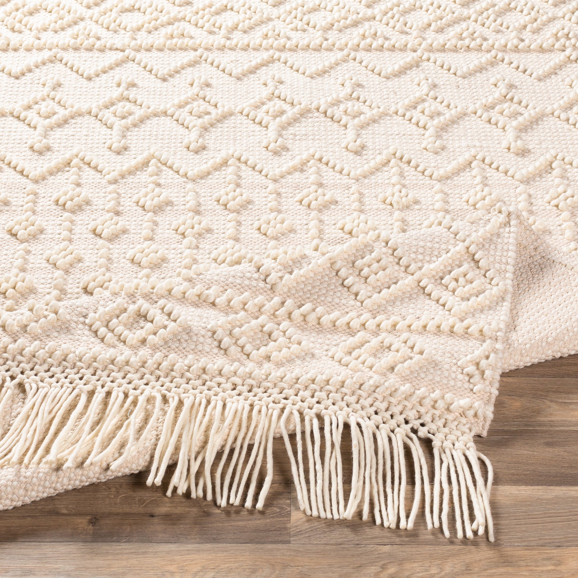 Surya Farmhouse Tassels Fts-2305 White, Beige Area Rug