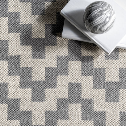 Nuloom Priya Chevron Npr2787A Gray Area Rug