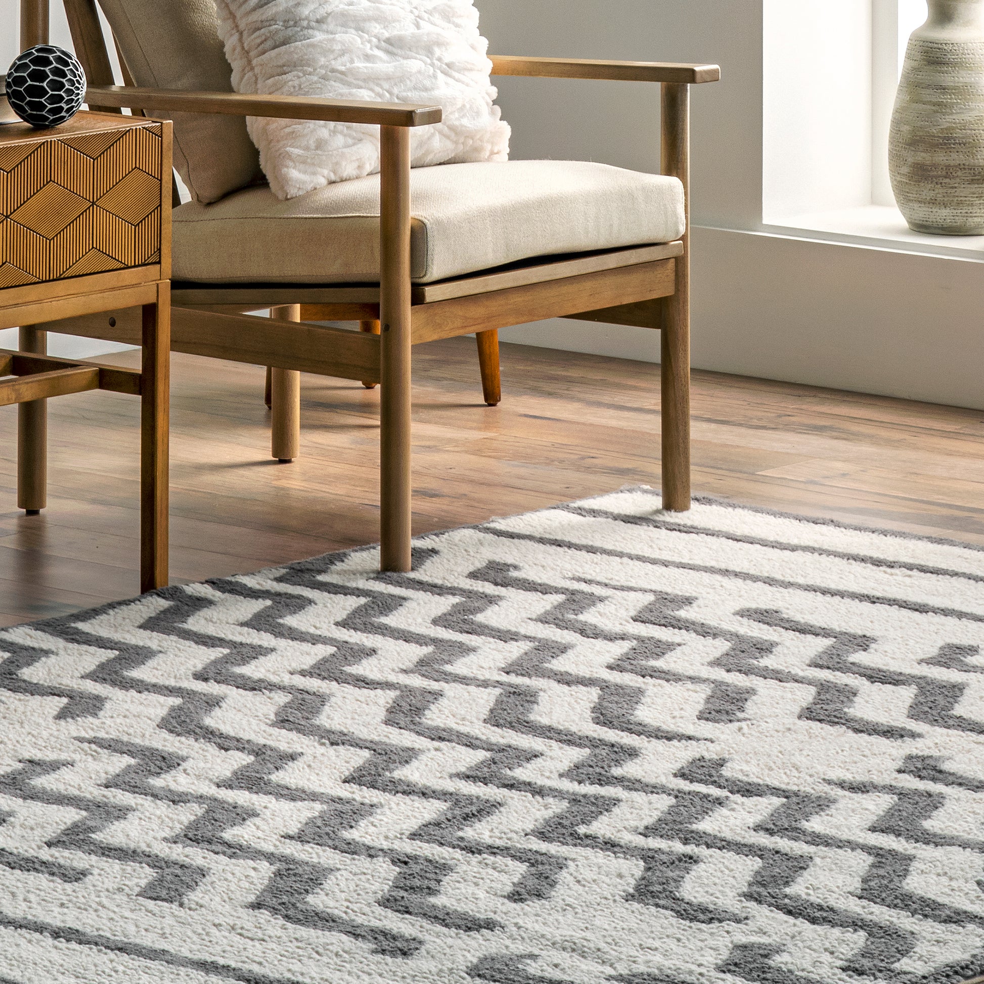 AreaRugs.com Wavaj Nwa1291A Ivory Area Rug