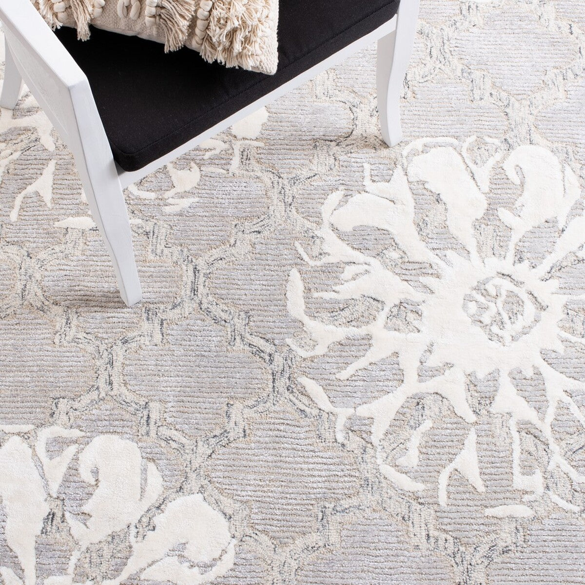 Safavieh Glamour Glm662F Silver/Ivory Area Rug