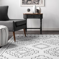 AreaRugs.com Wavaj Nwa1048A White Area Rug