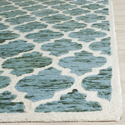 Safavieh Himalaya Him121C Turquoise / Ivory Geometric Area Rug