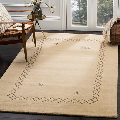 Safavieh Himalaya Him589A Beige / Multi Bordered Area Rug