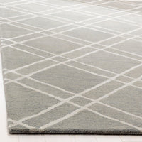 Safavieh Himalaya Him901G Grey / Silver Geometric Area Rug