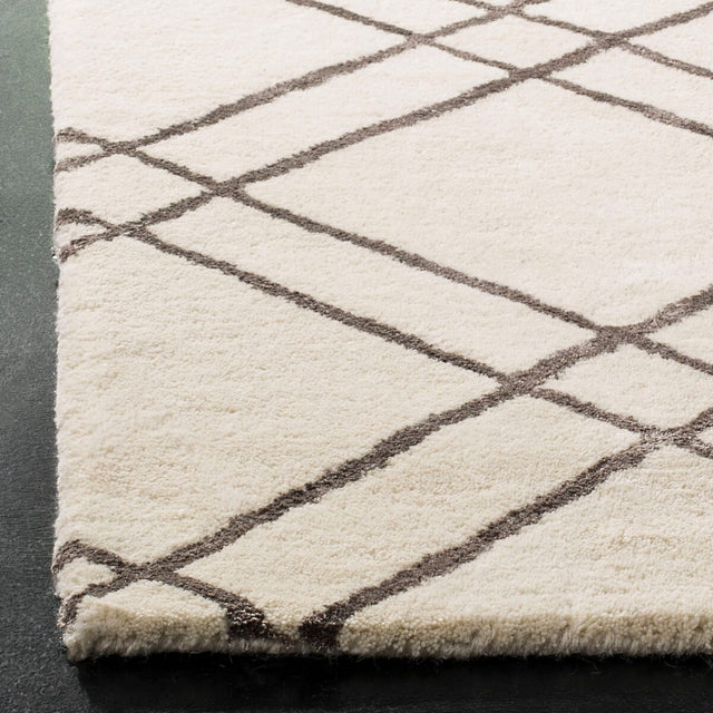 Safavieh Himalaya Him901H Ivory / Dark Grey Rugs.