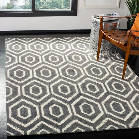 Safavieh Himalaya Him902F Dark Grey/Ivory Rug.