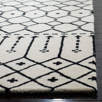 Safavieh Himalaya Him903A Ivory / Black Moroccan Area Rug