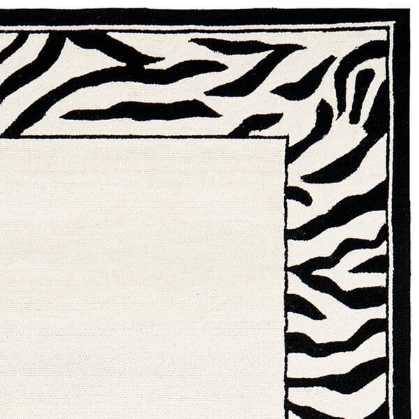 Safavieh Chelsea Hk731A White / Black Animal Prints /Images Area Rug