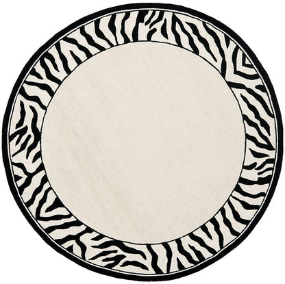 Safavieh Chelsea Hk731A White / Black Animal Prints /Images Area Rug