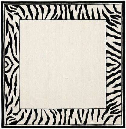 Safavieh Chelsea Hk731A White / Black Animal Prints /Images Area Rug