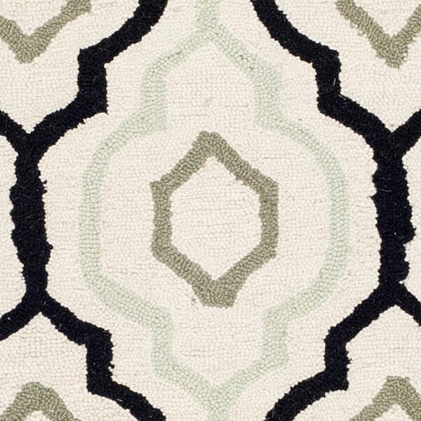 Safavieh Chelsea Hk740A Ivory / Black Geometric Area Rug