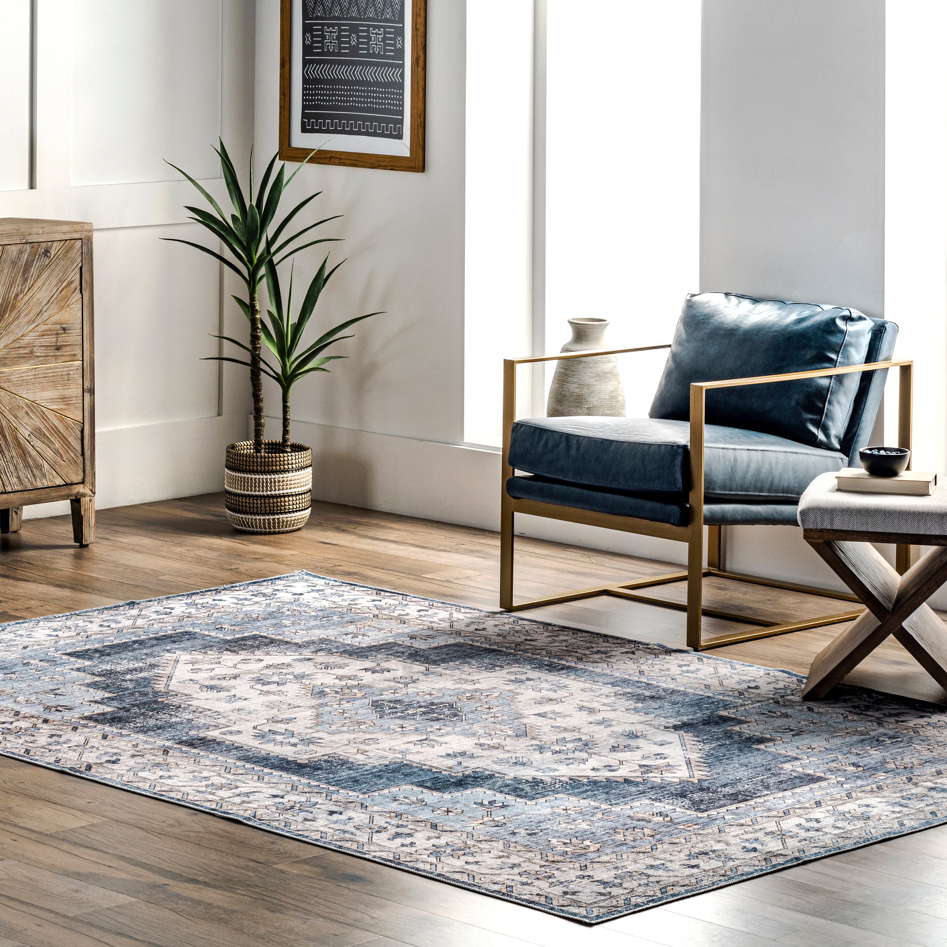 AreaRugs.com Wavaj Nwa1072A Navy Area Rug