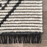 Nuloom Lara Diamond Nla1886A Beige Area Rug