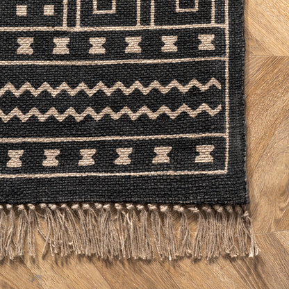 Nuloom Gretel Tribal Motif Ngr3420A Black Area Rug