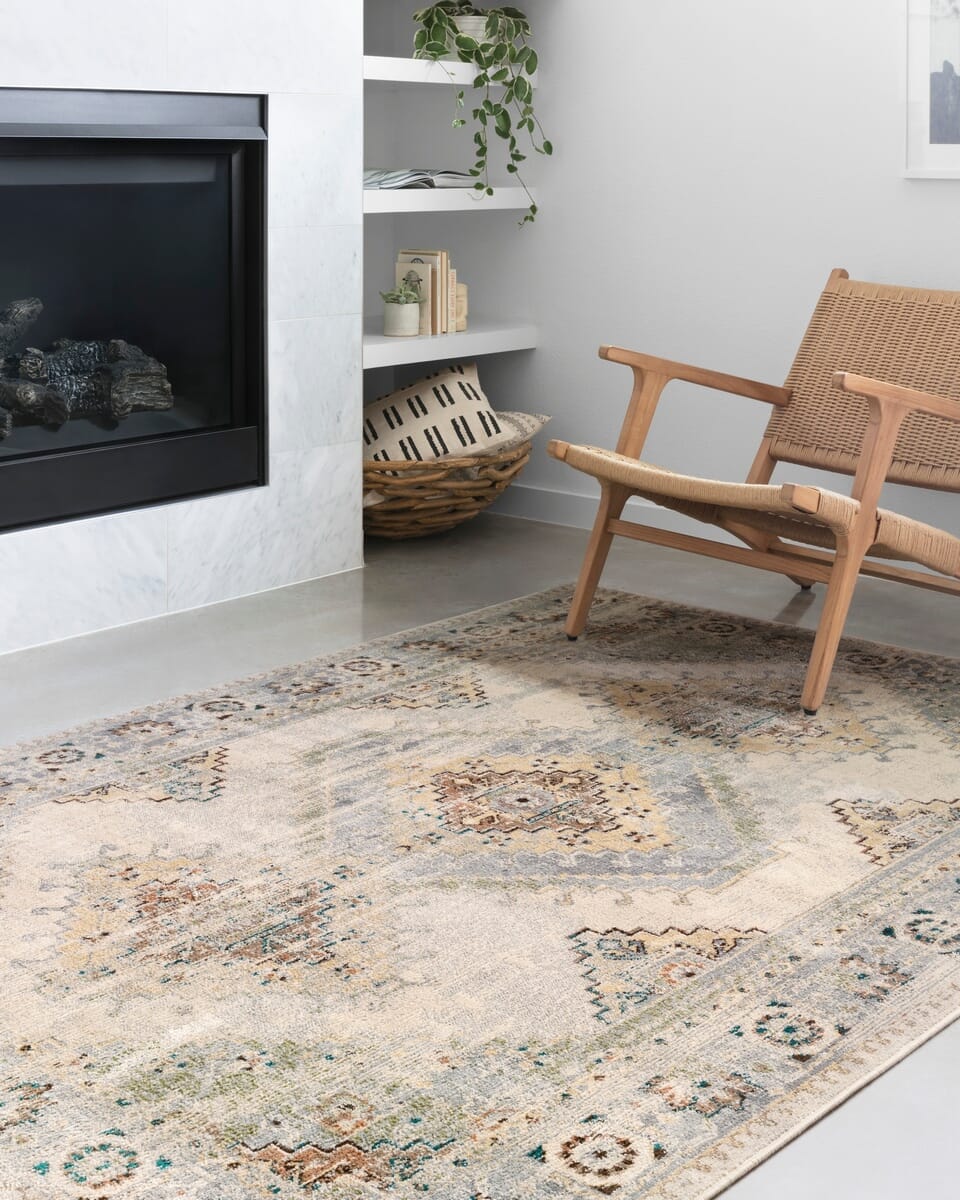 Loloi Isadora Isa-01 Oatmeal / Silver Vintage / Distressed Area Rug