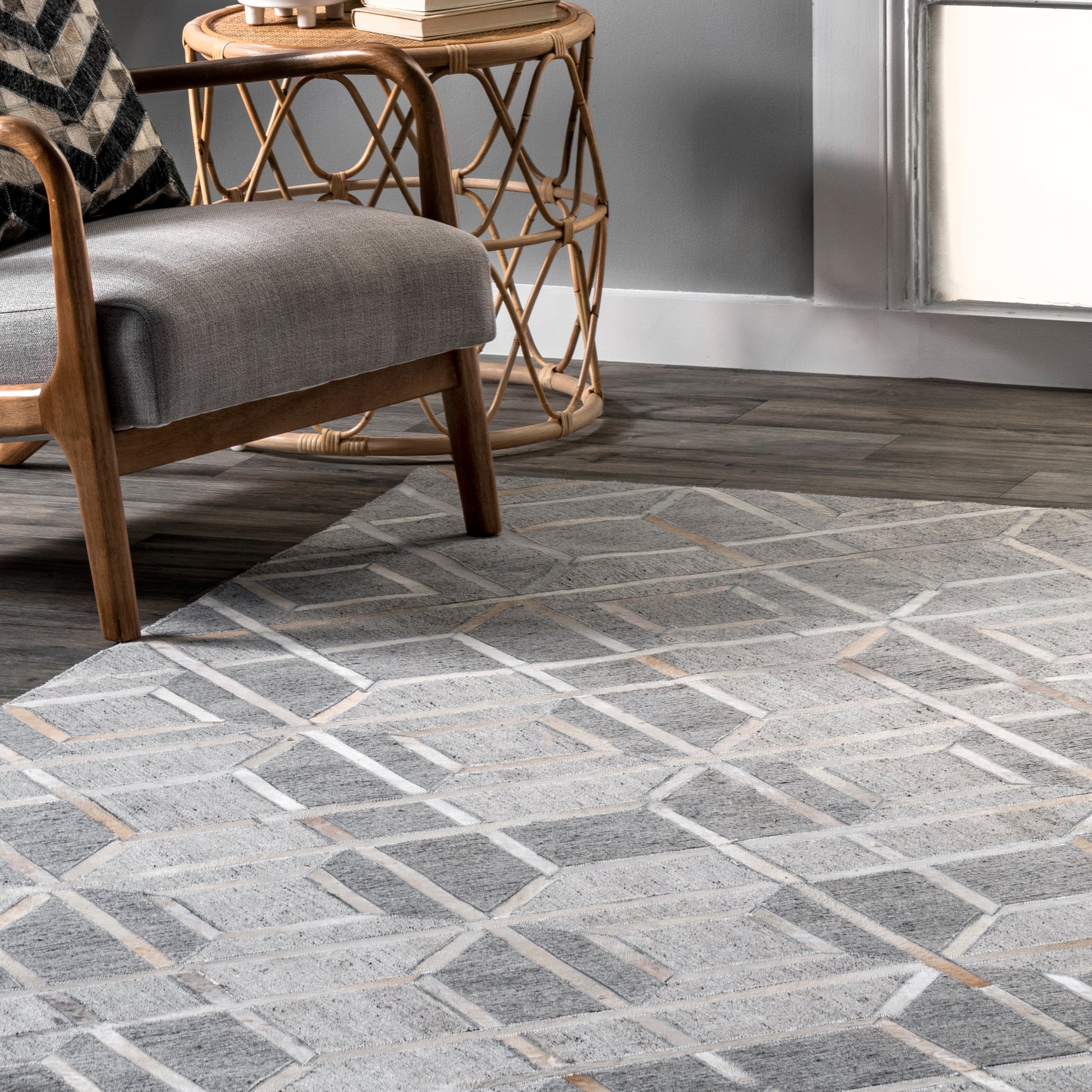 Nuloom Larissa Leather Blend Nla3606A Gray Area Rug