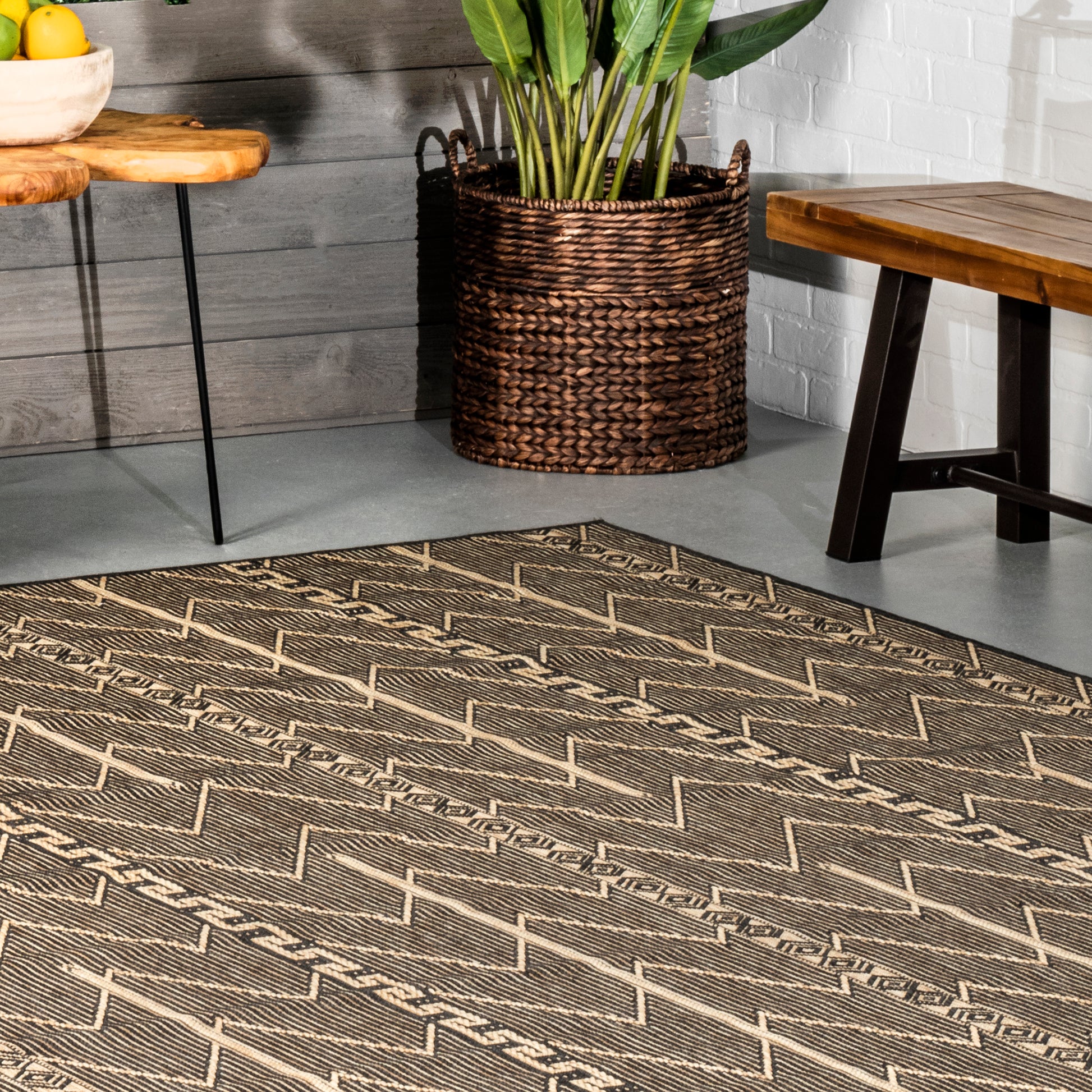 Nuloom Ivonne Chevron Tribal Niv1818A Charcoal Area Rug