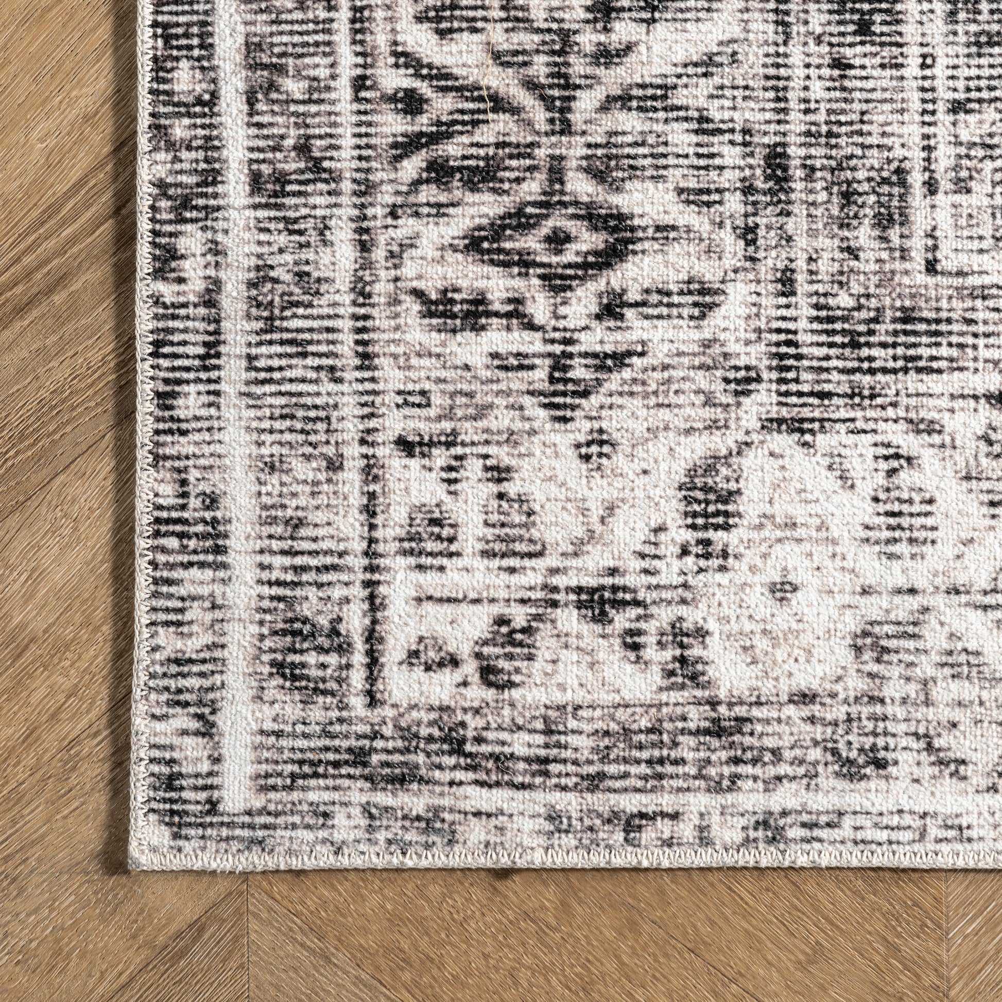 AreaRugs.com Wavaj Nwa1165A Light Gray Area Rug