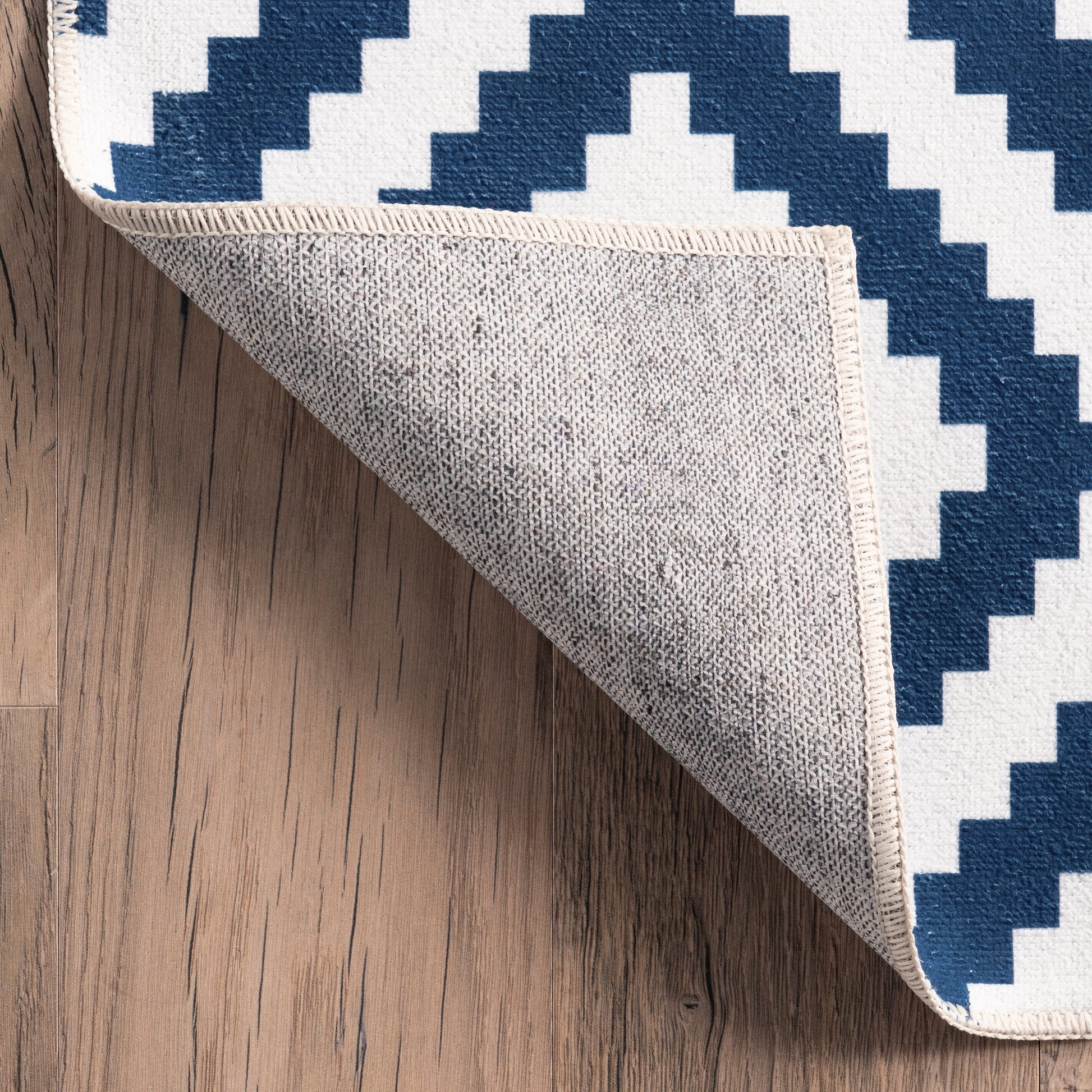 AreaRugs.com Wavaj Nwa1196B Blue Area Rug