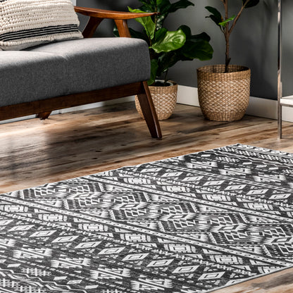 AreaRugs.com Wavaj Nwa1090A Charcoal Area Rug