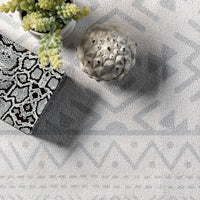 AreaRugs.com Wavaj Nwa1203A Light Gray Area Rug