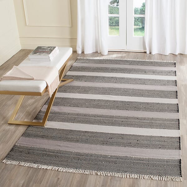 Safavieh Kilim Klm103A Grey / Black Striped Area Rug