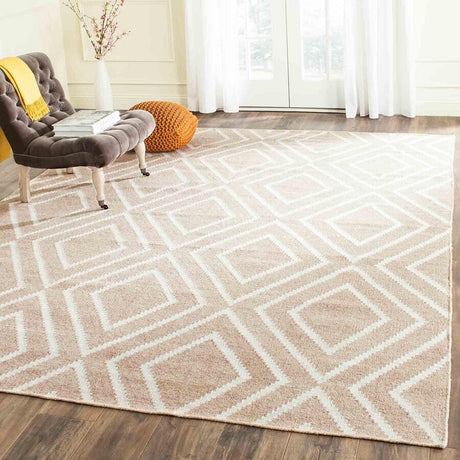 Safavieh Kilim Klm516G Ivory / Beige Rugs.