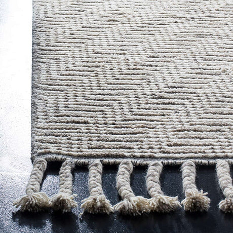 Safavieh Kenya Kny150A Ivory / Grey Rugs.