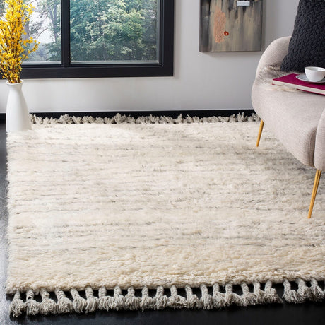 Safavieh Kenya Kny351A Ivory / Grey Rugs.