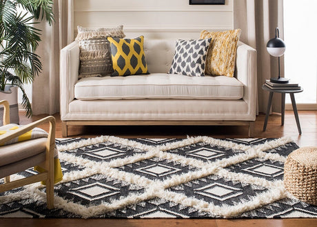 Safavieh Kenya Kny453Z Black / Ivory Rugs.