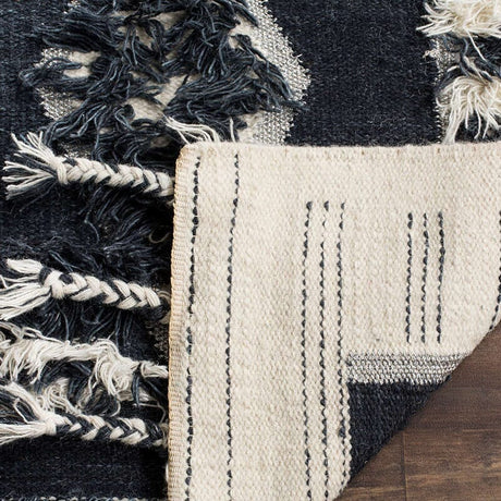 Safavieh Kenya Kny601A Charcoal / Ivory Rugs.