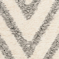 Safavieh Kenya Kny901H Black / Ivory Chevron Area Rug