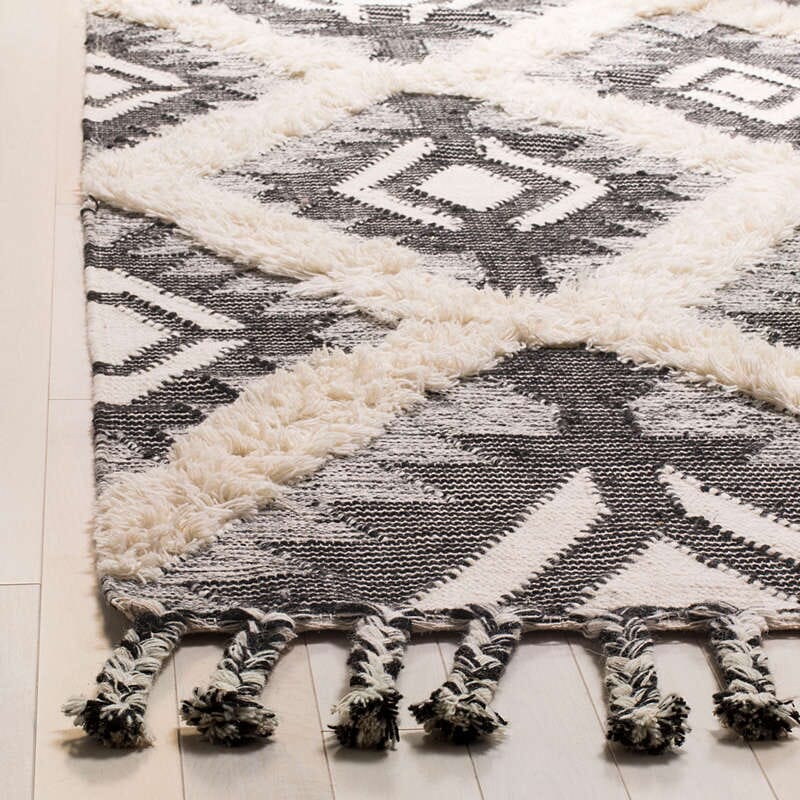 Safavieh Kenya Kny910H Black / Ivory Moroccan Area Rug