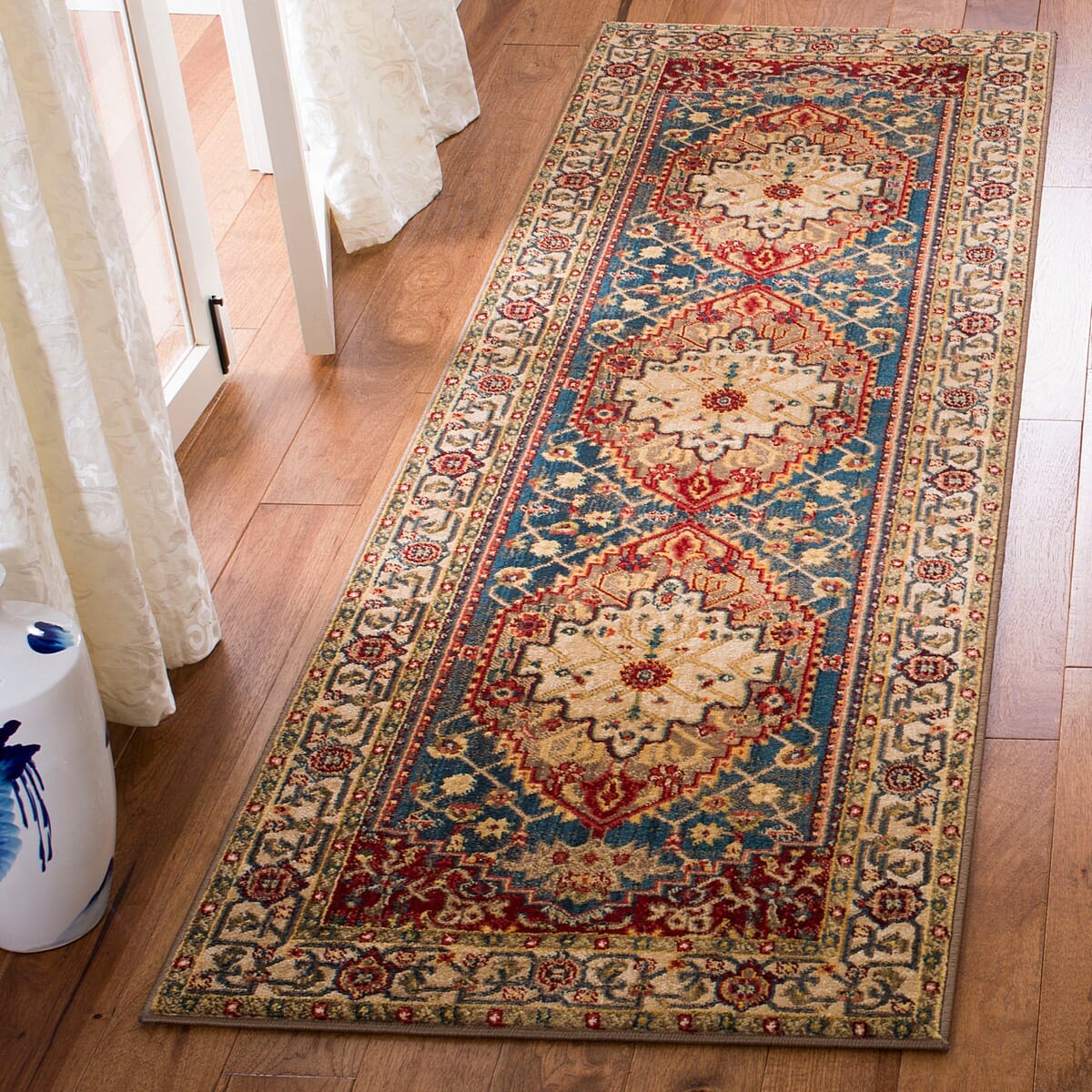 Safavieh Kashan Ksn306A Ivory / Blue Area Rug