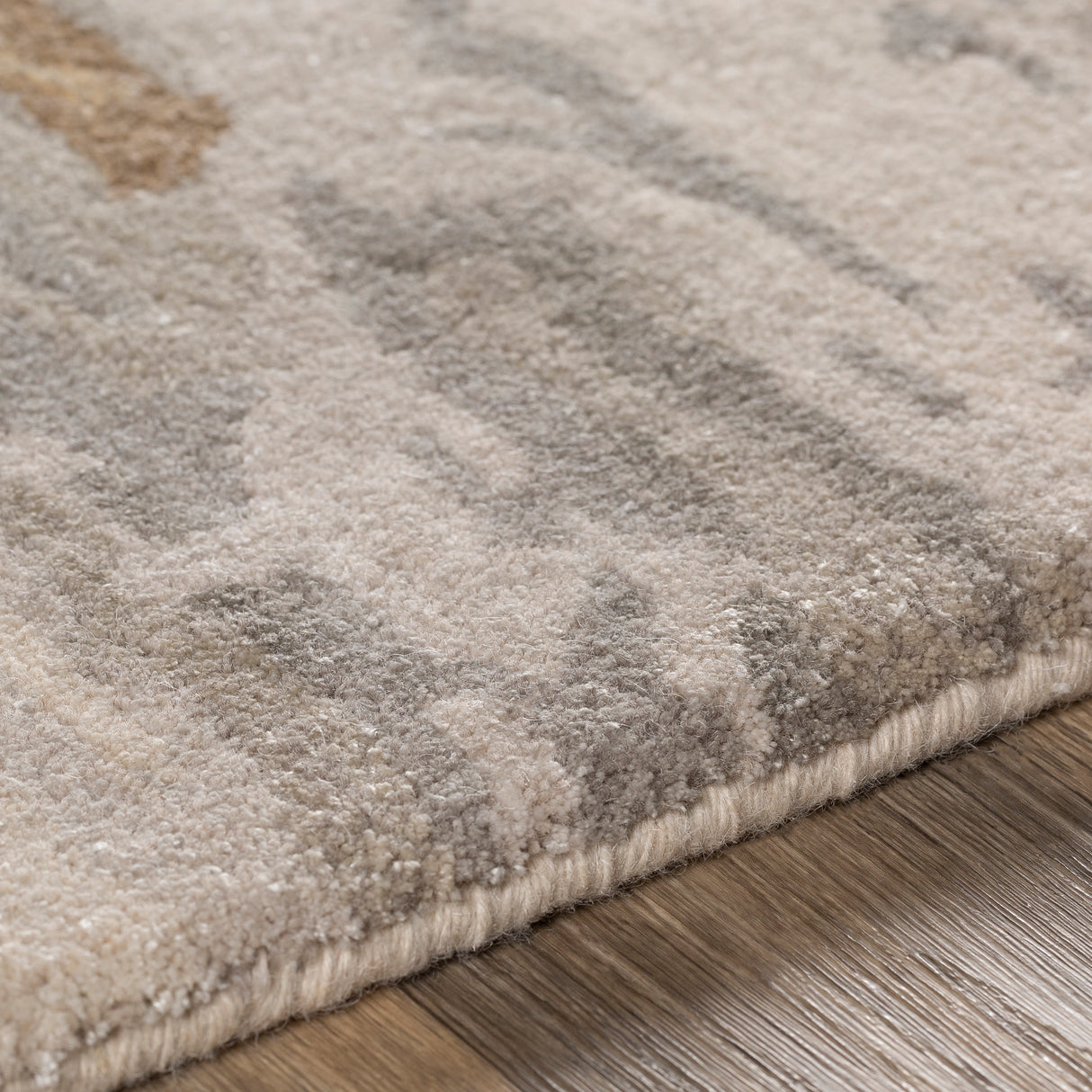 Surya Kavita Kvt-2303 Light Gray, Ivory, Medium Gray, Charcoal Rugs.